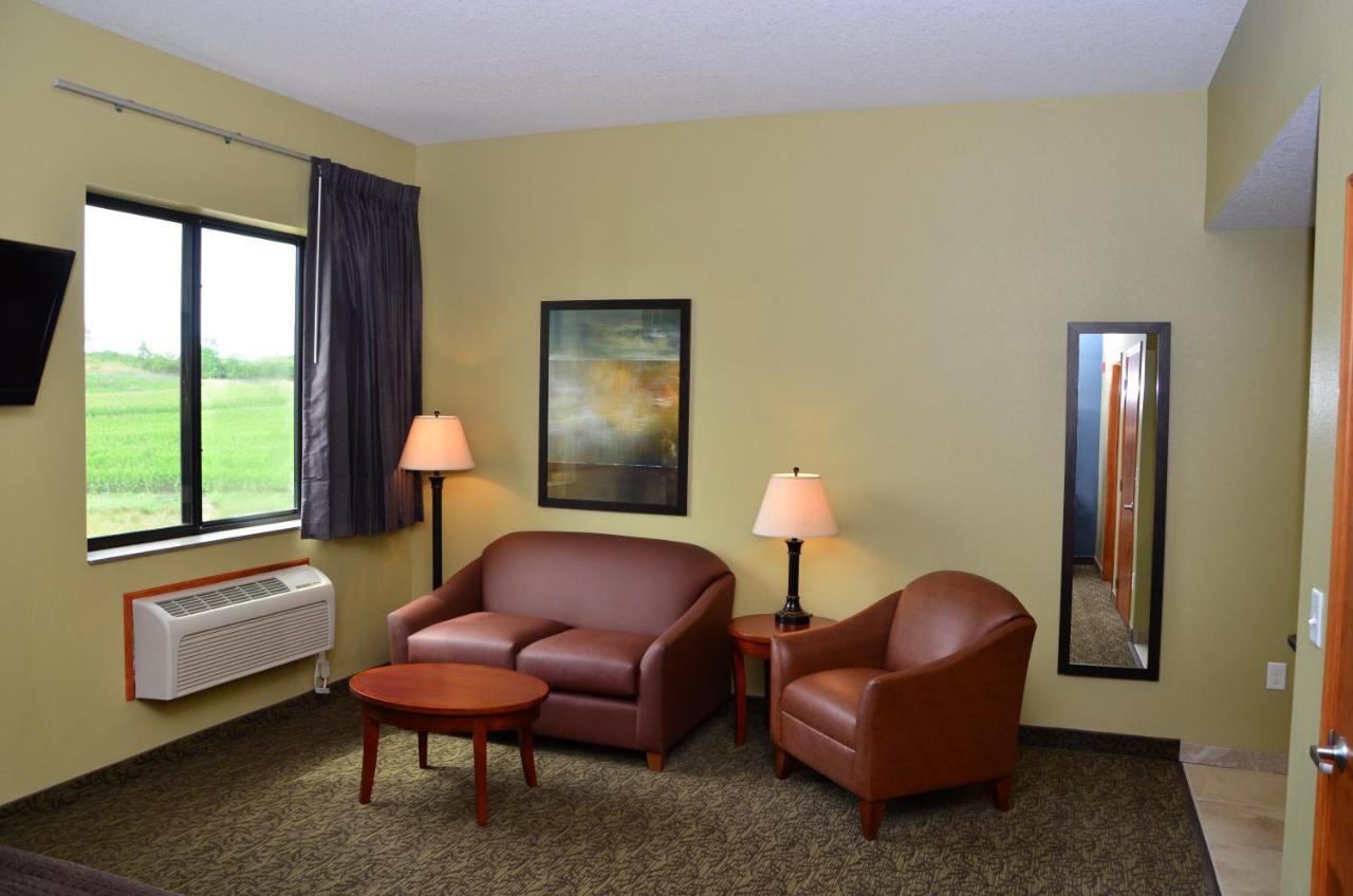 Cobblestone Inn & Suites - Newton Bagian luar foto